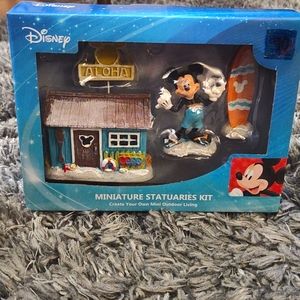 NIB Disney Mickey Mouse Miniature  Statuaries Kit, NEW
